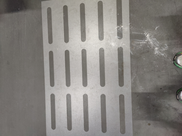 Polycarbonat mal oppm. felt for selvkl. linjer RF stål sort ilegg 280mm